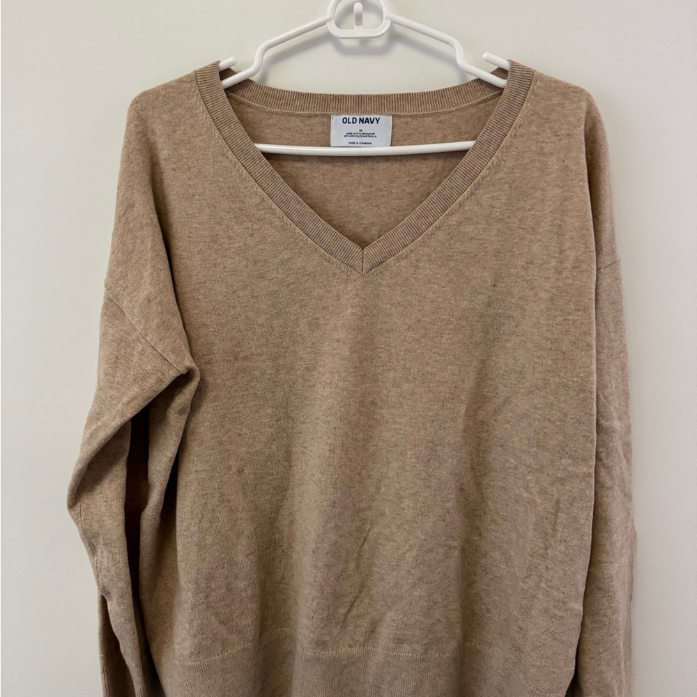 Old Navy V-Neck Sweater in Beige